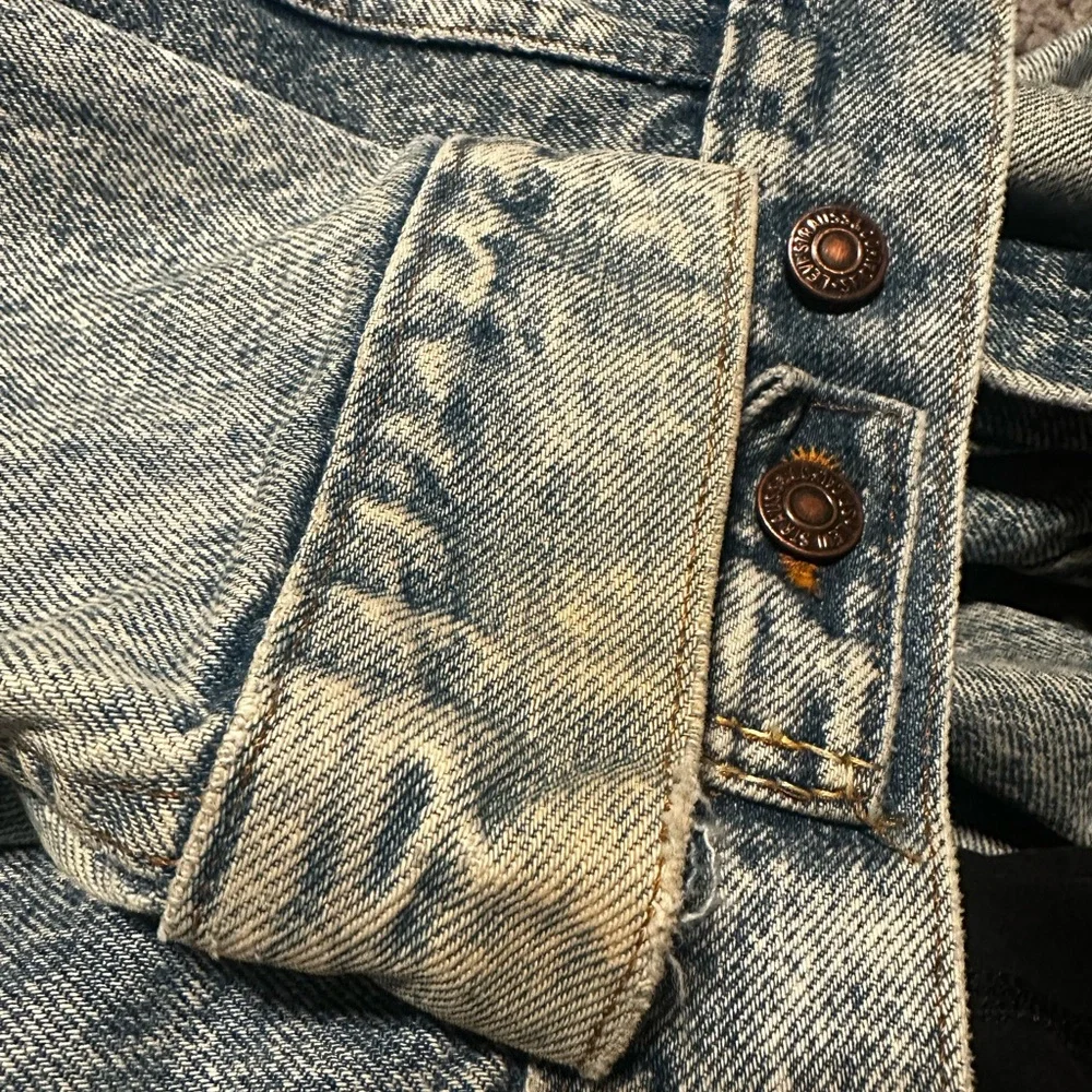 80s vintage acid washed Levi's jacket - Picture 4 of 9